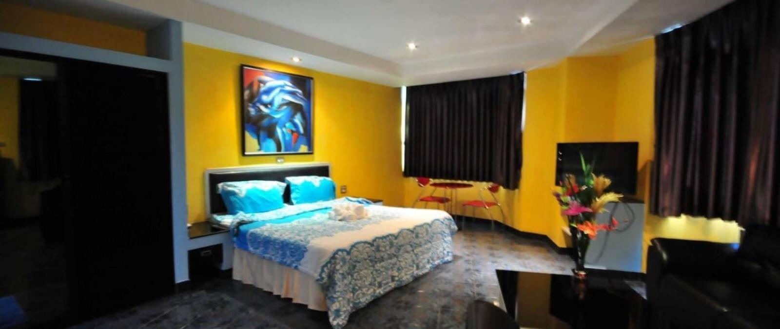 Koenig Hotel Pattaya Near Walking Street Exteriör bild