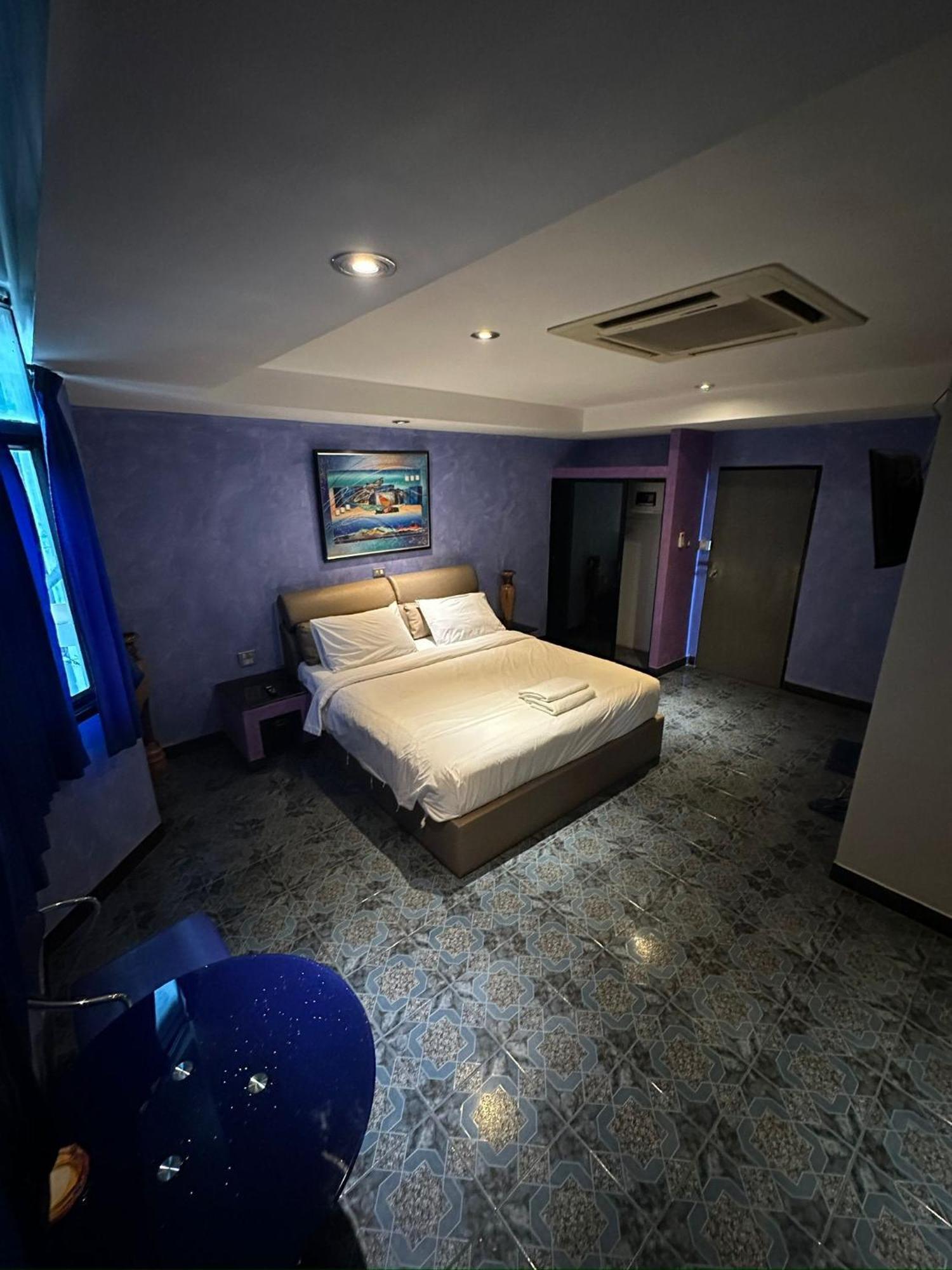 Koenig Hotel Pattaya Near Walking Street Exteriör bild